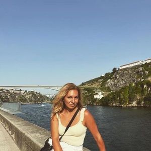 Meet your Posher, Valeria